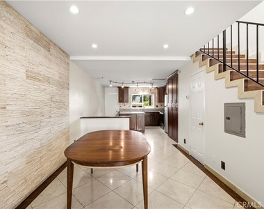 7320 Lennox Avenue - Photo Thumbnail 14