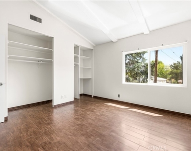 7320 Lennox Avenue - Photo Thumbnail 16