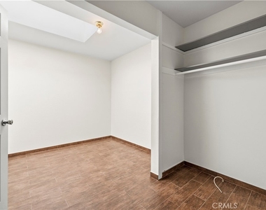 7320 Lennox Avenue - Photo Thumbnail 8