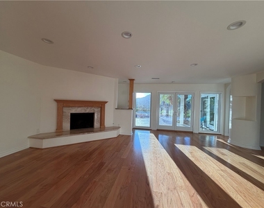 23937 Pentland Way - Photo Thumbnail 3