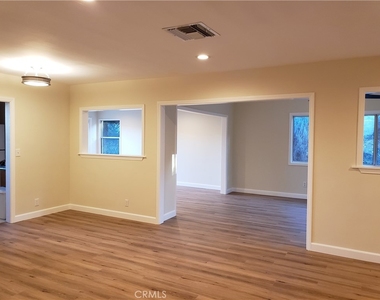 22436 Avenue San Luis - Photo Thumbnail 10