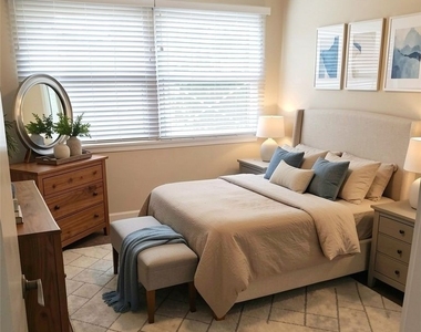22436 Avenue San Luis - Photo Thumbnail 11