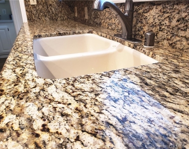 22436 Avenue San Luis - Photo Thumbnail 5