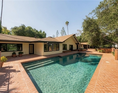 17449 Sumiya Drive - Photo Thumbnail 3