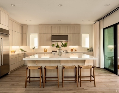 20601 W Overlook Court - Photo Thumbnail 11