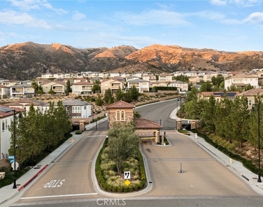 20601 W Overlook Court - Photo Thumbnail 32