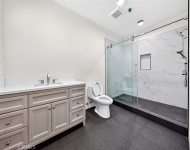7940 Atoll Avenue - Photo Thumbnail 27