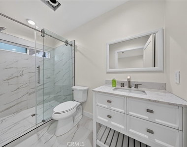 7940 Atoll Avenue - Photo Thumbnail 22