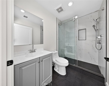 7940 Atoll Avenue - Photo Thumbnail 33