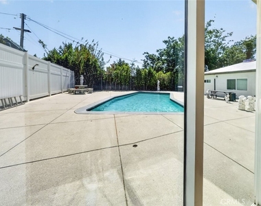 7940 Atoll Avenue - Photo Thumbnail 35