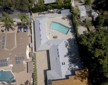 7940 Atoll Avenue - Photo Thumbnail 3