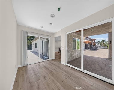 7940 Atoll Avenue - Photo Thumbnail 28