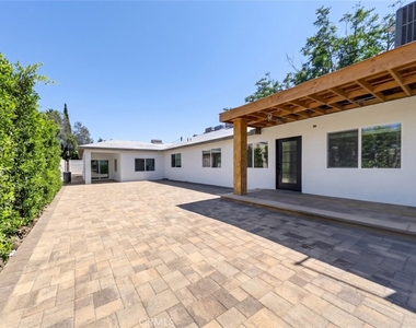 7940 Atoll Avenue - Photo Thumbnail 1