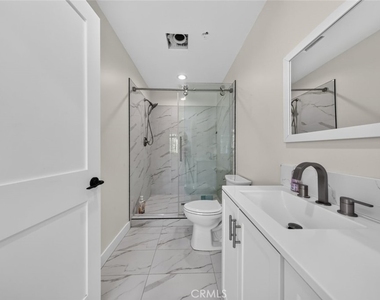 7940 Atoll Avenue - Photo Thumbnail 18