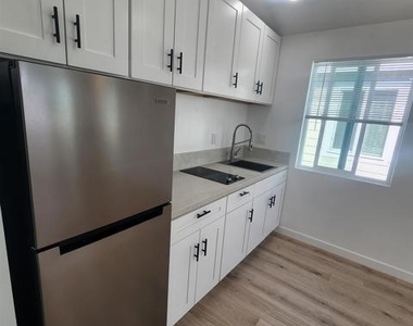 2421 L St. - Photo Thumbnail 5