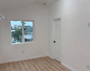2421 L St. - Photo Thumbnail 3