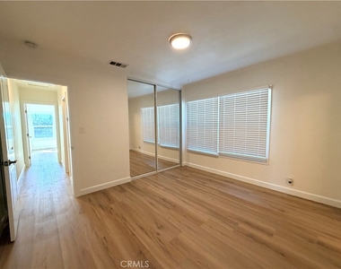 10318 Burin Avenue - Photo Thumbnail 17