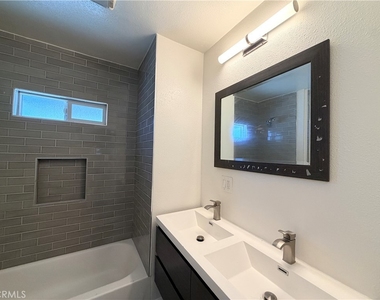 10318 Burin Avenue - Photo Thumbnail 14