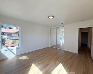 10318 Burin Avenue - Photo Thumbnail 13