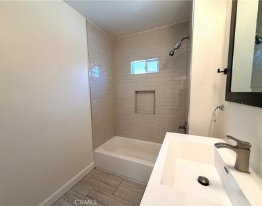 10318 Burin Avenue - Photo Thumbnail 10