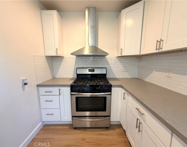 10318 Burin Avenue - Photo Thumbnail 19
