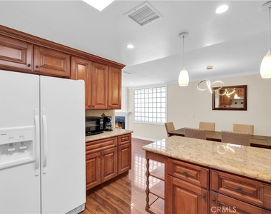 344 S Frankfurt Avenue - Photo Thumbnail 9