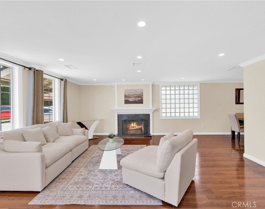 344 S Frankfurt Avenue - Photo Thumbnail 3