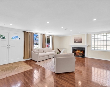 344 S Frankfurt Avenue - Photo Thumbnail 4