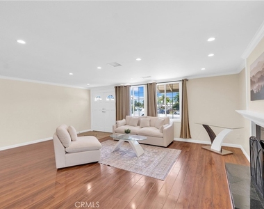 344 S Frankfurt Avenue - Photo Thumbnail 6