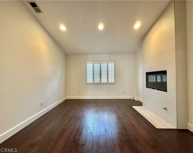 2222 Rockefeller Lane - Photo Thumbnail 11
