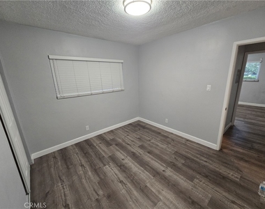10813 Elliott - Photo Thumbnail 21
