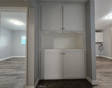 10813 Elliott - Photo Thumbnail 8