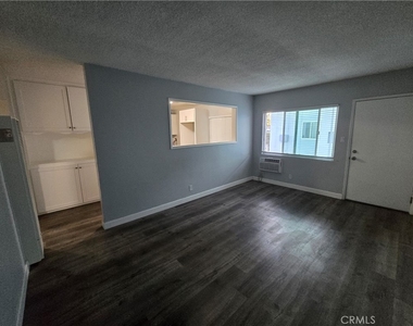 10813 Elliott - Photo Thumbnail 7