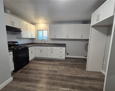10813 Elliott - Photo Thumbnail 14