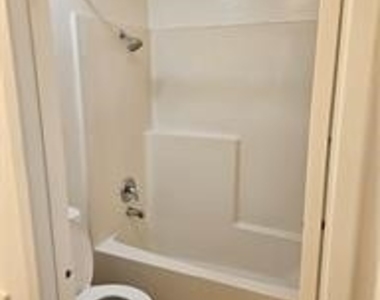 12621 Adelle Street - Photo Thumbnail 4
