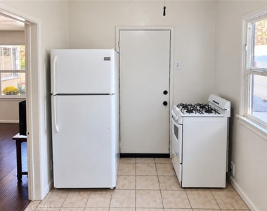 5628 Pickering Ave - Photo Thumbnail 3