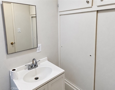 5628 Pickering Ave - Photo Thumbnail 6
