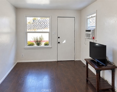 5628 Pickering Ave - Photo Thumbnail 1