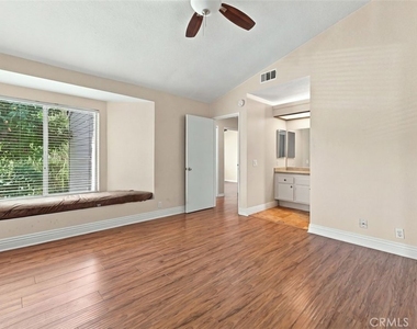 5706 Old Village - Photo Thumbnail 6
