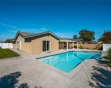 1046 E Chalynn - Photo Thumbnail 15