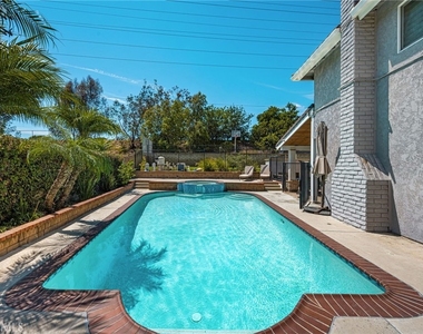 5463 Lupine - Photo Thumbnail 25