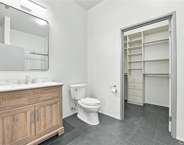 435 W Center Street - Photo Thumbnail 8