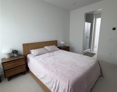 605 S Lyon Street - Photo Thumbnail 4