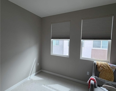 605 S Lyon Street - Photo Thumbnail 10