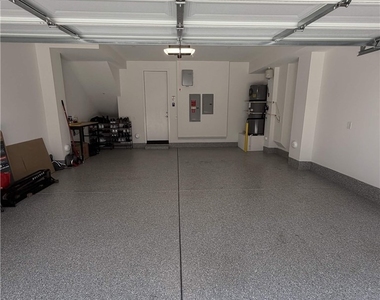 605 S Lyon Street - Photo Thumbnail 13