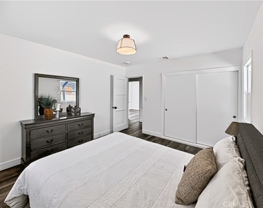 2026 Poinsettia Street N - Photo Thumbnail 31
