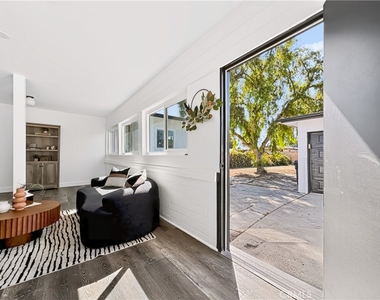 2026 Poinsettia Street N - Photo Thumbnail 46