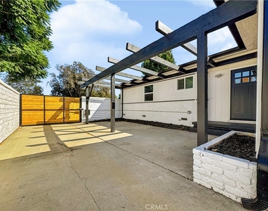 2026 Poinsettia Street N - Photo Thumbnail 5
