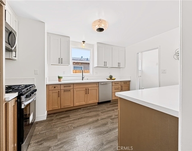2026 Poinsettia Street N - Photo Thumbnail 17