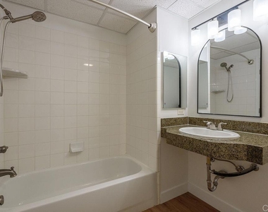 1080 Park Boulevard - Photo Thumbnail 6